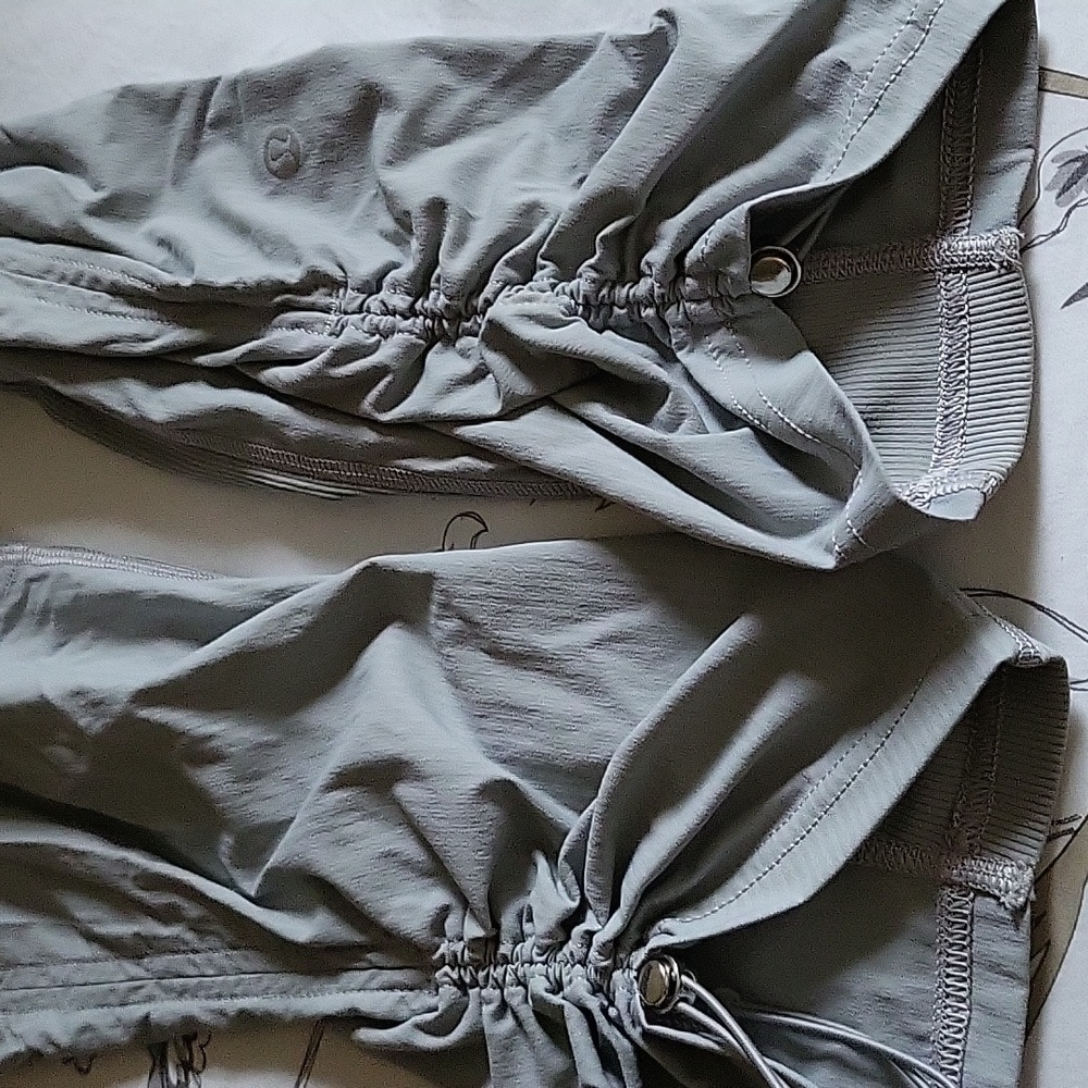 Lululemon - Picture 4 of 5